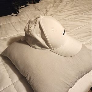 Nike Dri-Fit golf hat (M/L)